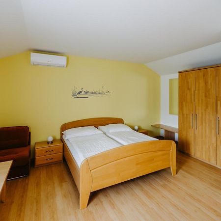 Dorfzeit-Fleischhacker Hotel Apetlon Ngoại thất bức ảnh